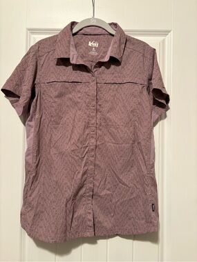REI Women’s Short-Sleeve Button-Down Shirt in Mauve